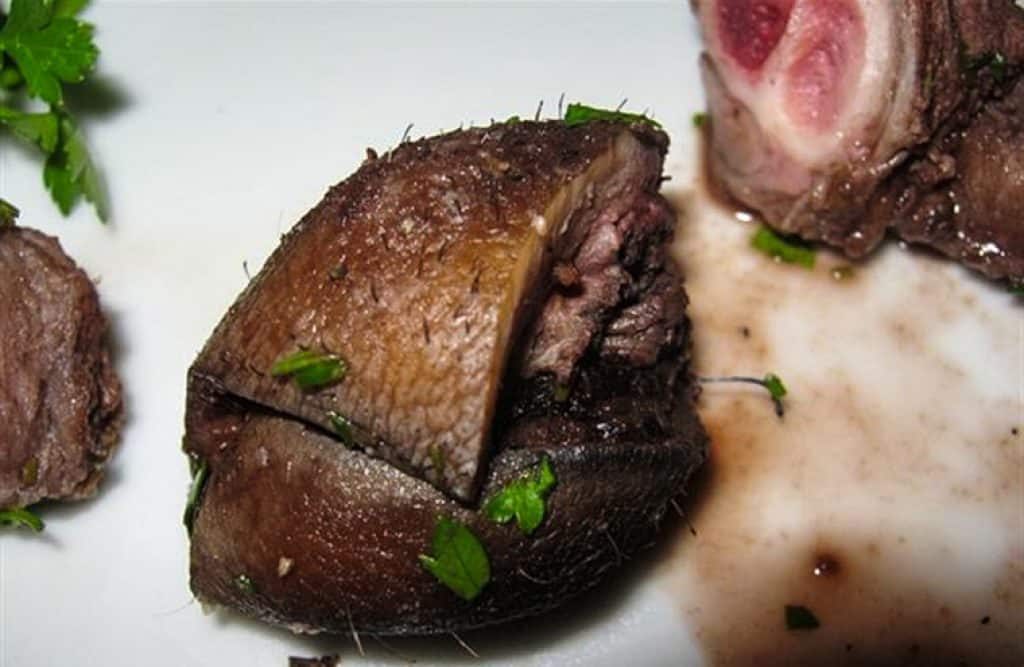 An image of Mao Sugiyama's genitals which were served to five individuals for dinner.